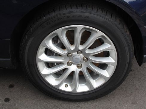 Used 2019 Land Rover Range Rover HSE image 30