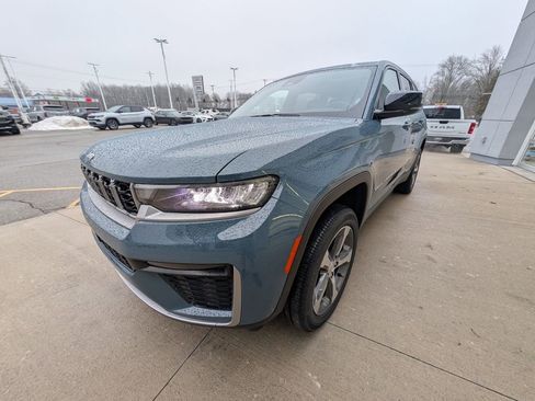New 2026 Jeep Grand Cherokee L Limited image 9
