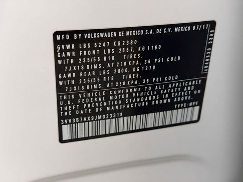 Used 2018 Volkswagen Tiguan SEL FWD image 20