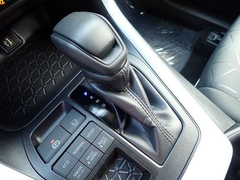 Certified 2025 Toyota RAV4 XLE AWD/4WD image 24