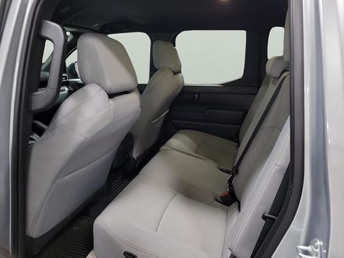 Certified 2025 Toyota Tacoma SR5 AWD/4WD image 8