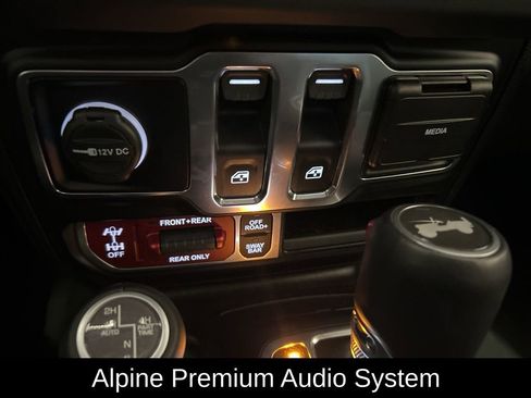 Used 2024 Jeep Wrangler Rubicon image 8