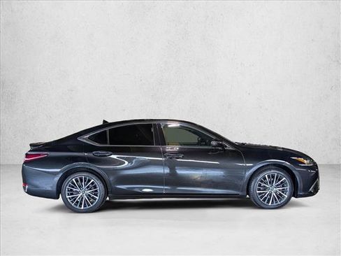 Used 2025 Lexus ES 300h w/ Premium Package FWD image 4