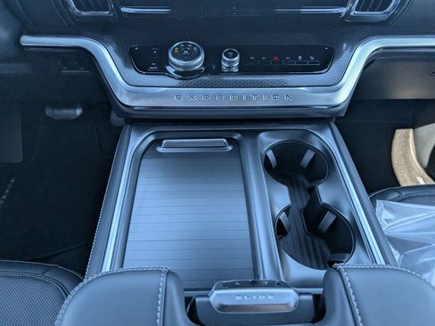 New 2026 Ford Expedition Max Platinum w/ Stealth Appearance Package AWD/4WD image 15
