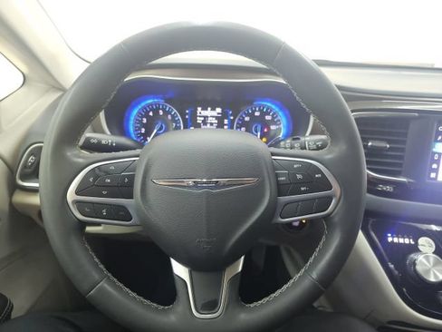 Used 2023 Chrysler Voyager LX FWD image 12
