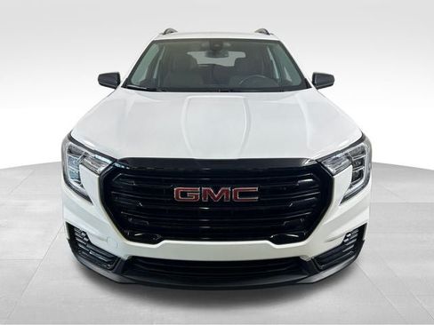 Used 2024 GMC Terrain SLE w/ Driver Convenience Package AWD/4WD image 8