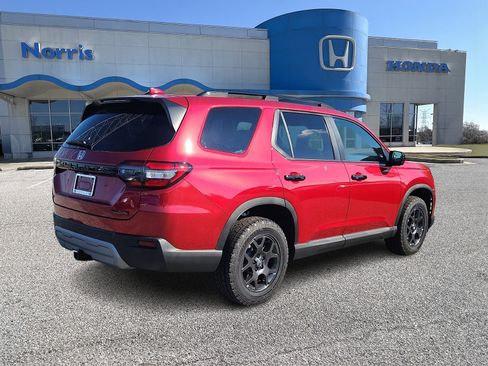 New 2025 Honda Pilot TrailSport image 4