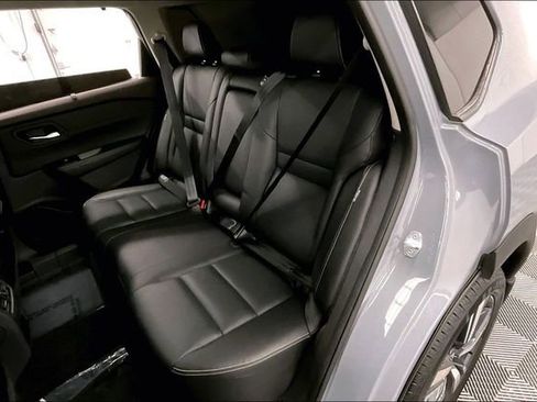 Used 2023 Nissan Rogue SL w/ SL Premium Package image 23