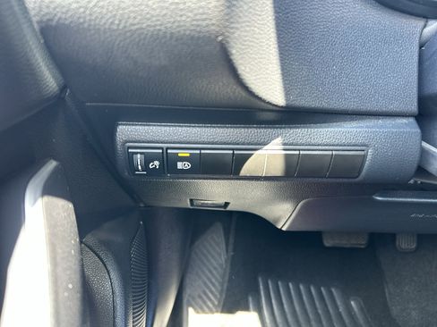 Used 2022 Toyota Corolla SE w/ SE Premium Package image 16