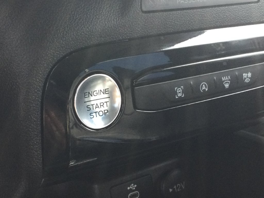 Used 2025 Ford Escape Platinum AWD/4WD image 22