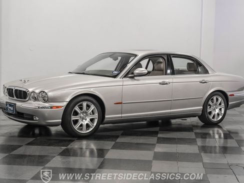 Used 2004 Jaguar XJ8 image 5