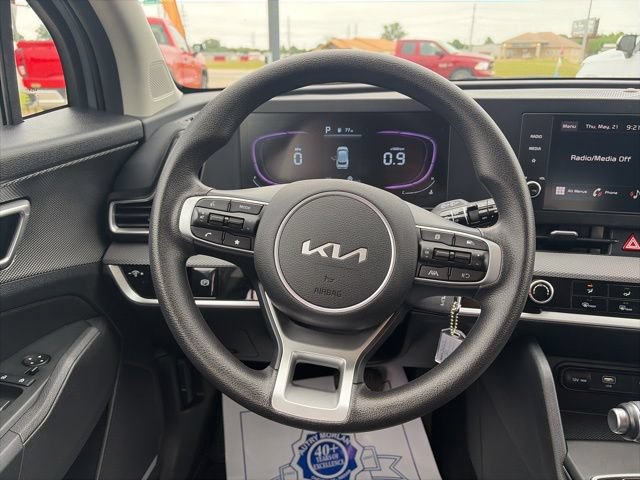 Used 2025 Kia Sportage LX AWD/4WD image 15