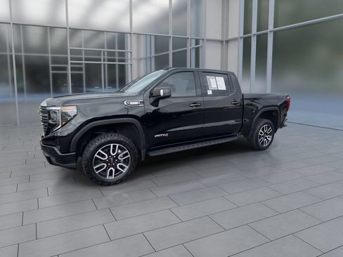 Used 2024 GMC Sierra 1500 AT4 w/ Technology Package AWD/4WD image 4