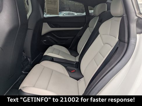 Used 2022 Porsche Taycan image 16