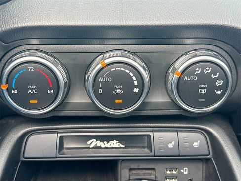 Used 2022 MAZDA MX-5 Miata Grand Touring image 17