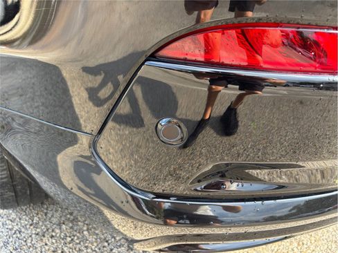 Used 2022 Land Rover Discovery Sport SE R-Dynamic image 15