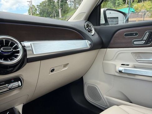Used 2023 Mercedes-Benz GLB 250 4MATIC image 42