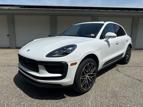 Used 2026 Porsche Macan AWD/4WD image 1