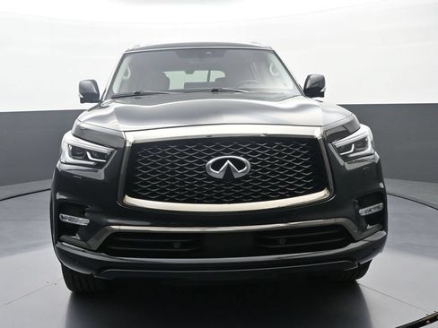 Used 2023 INFINITI QX80 Premium Select w/ All-Season Package AWD/4WD image 2