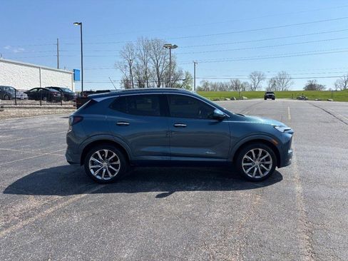 Used 2025 Buick Encore GX Avenir w/ Avenir Technology Package image 6