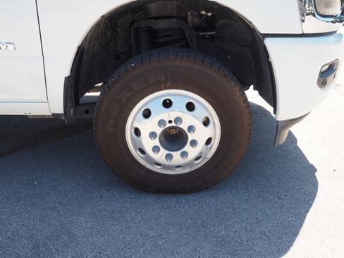 New 2025 RAM 3500 Laramie image 5