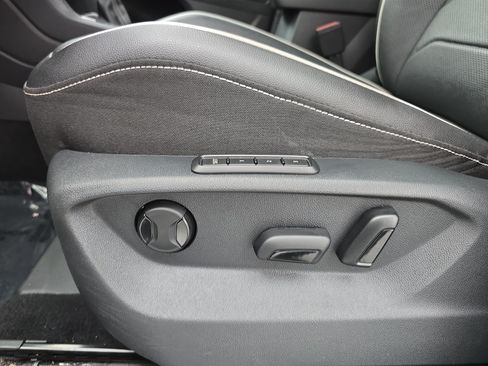 Used 2022 Volkswagen Tiguan SEL R-Line AWD/4WD image 29