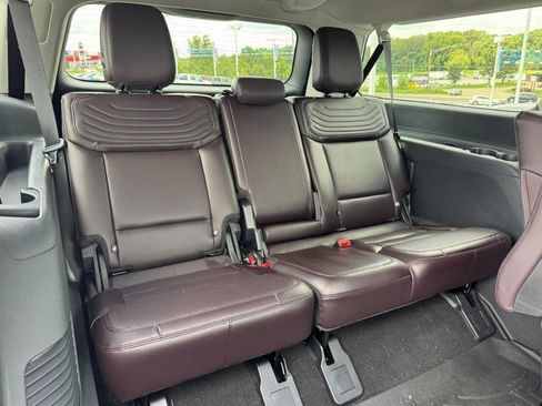 Used 2026 Ford Expedition Max Platinum w/ Platinum Ultimate Package AWD/4WD image 12