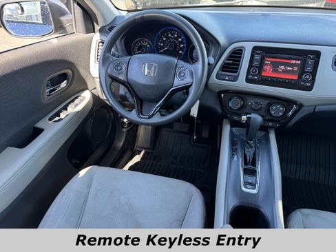 Used 2019 Honda HR-V LX image 4