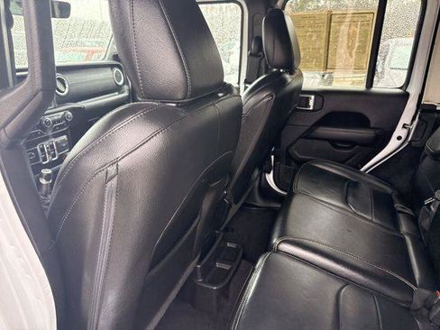 Used 2022 Jeep Wrangler Unlimited Sahara w/ Cold Weather Group AWD/4WD image 26