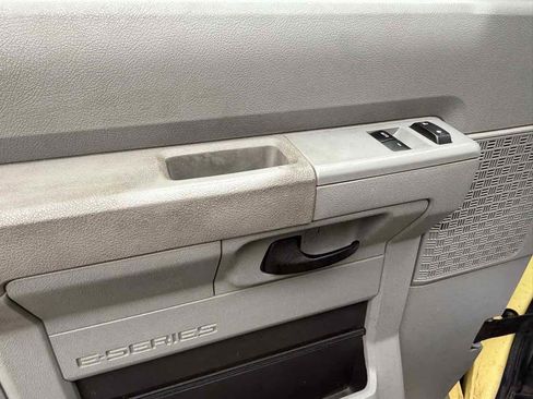 Used 2022 Ford E-450 and Econoline 450 Super Duty image 17