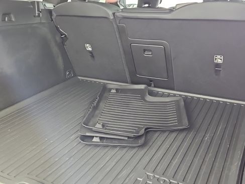 Certified 2023 Volvo XC60 B5 Plus w/ Climate Package image 12