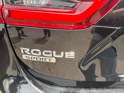 Used 2020 Nissan Rogue Sport SV w/ Technology Package AWD/4WD image 9