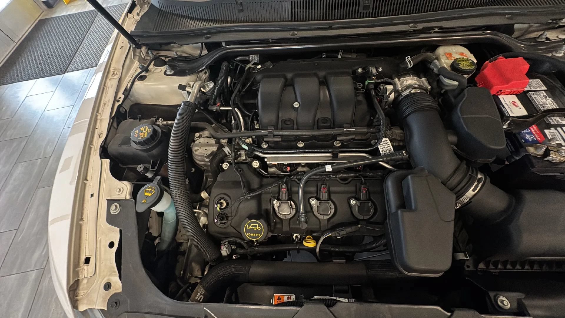Used 2016 Ford Taurus SEL FWD image 37