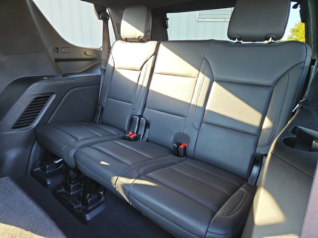Used 2025 Chevrolet Tahoe LT AWD/4WD image 16