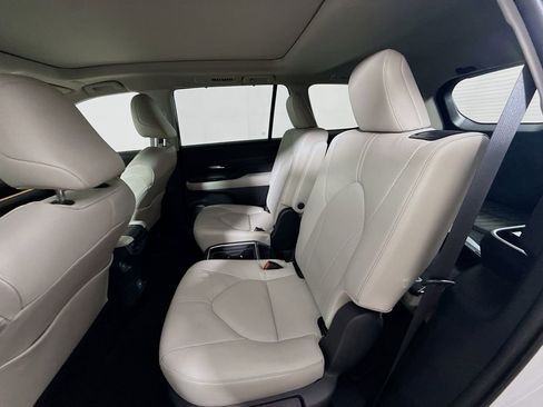 Certified 2024 Toyota Grand Highlander AWD image 23