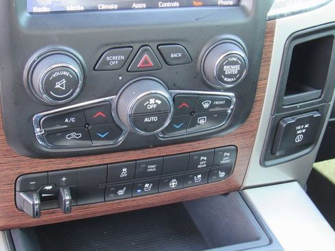 Used 2018 RAM 1500 Laramie w/ Convenience Group image 17