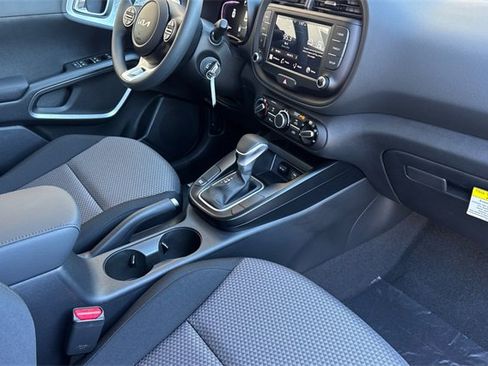 New 2025 Kia Soul LX image 18