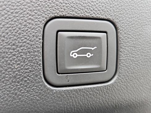 Certified 2025 GMC Yukon Denali image 35