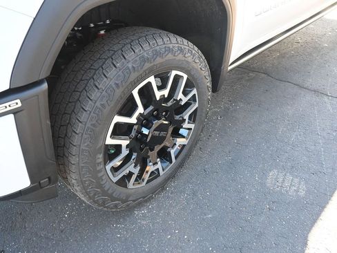 New 2026 GMC Sierra 2500 Denali Ultimate image 11