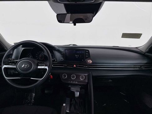 Used 2022 Hyundai Elantra SE w/ Cargo Package image 22