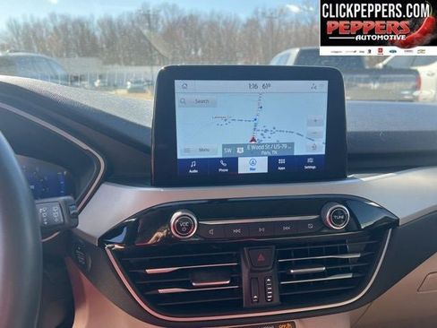 Used 2022 Ford Escape SEL w/ Technology Package image 16