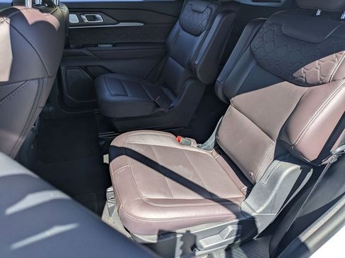 Used 2025 Ford Explorer Platinum w/ LUX Leather Package image 27