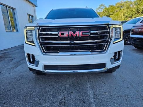 Used 2023 GMC Yukon XL SLT w/ SLT Luxury Package image 8