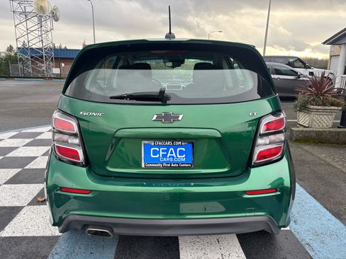 Used 2018 Chevrolet Sonic LT w/ Convenience Package image 4