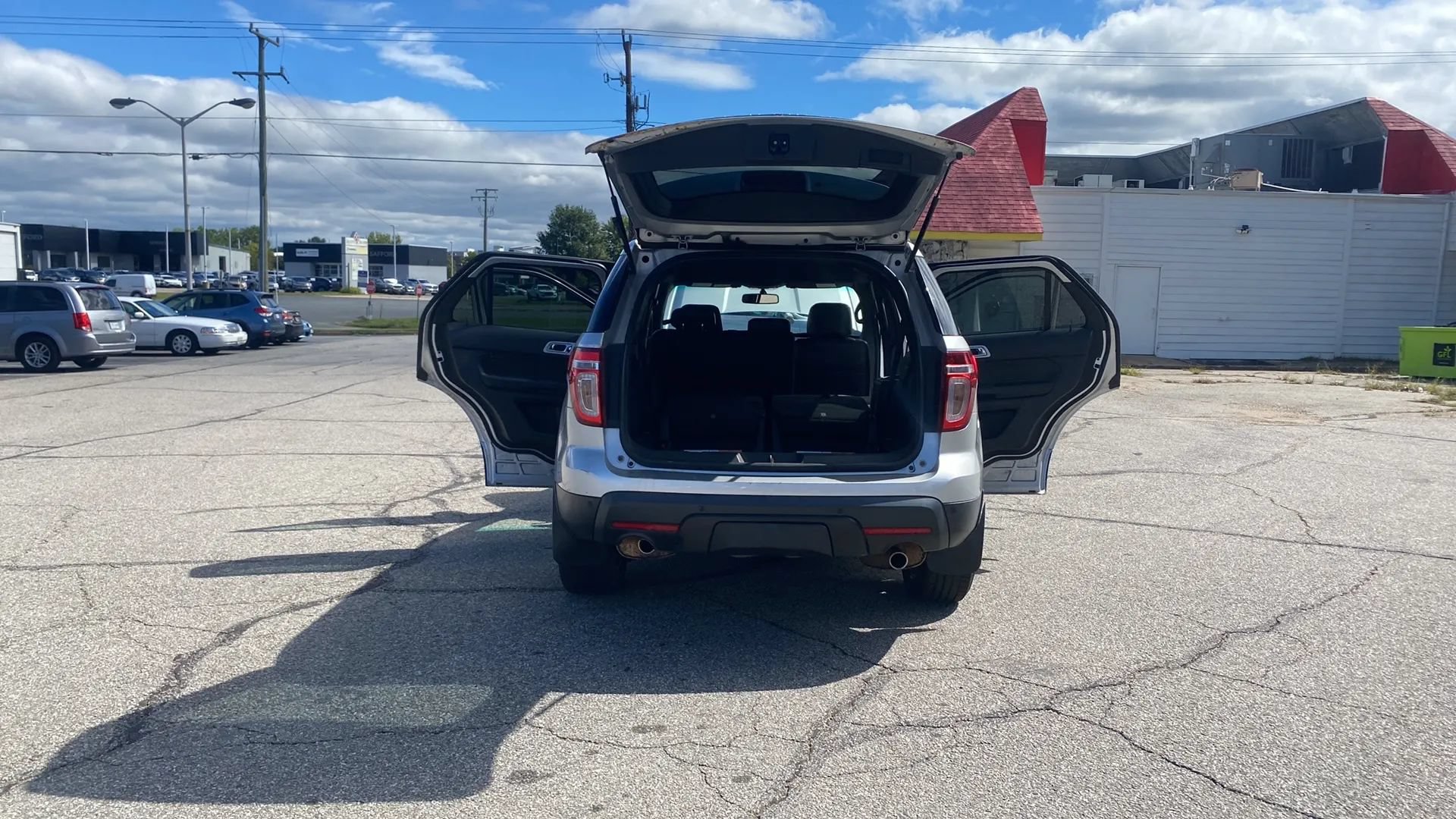 Used 2015 Ford Explorer XLT w/ Equipment Group 202B AWD/4WD image 7
