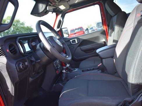 Used 2026 Jeep Wrangler Unlimited Rubicon AWD/4WD image 27