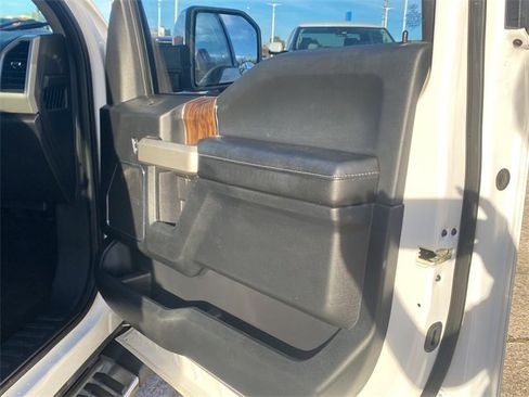 Used 2018 Ford F150 Lariat w/ Equipment Group 502A Luxury image 10