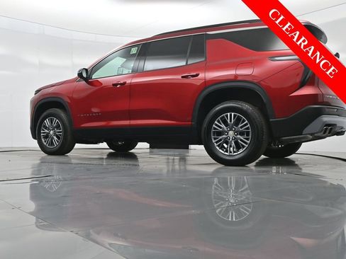 Used 2025 Chevrolet Traverse LT w/ Driver Confidence Package image 52