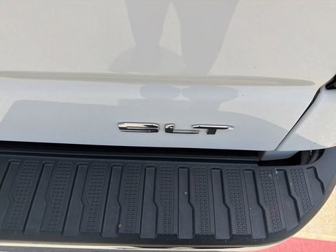 Used 2021 GMC Sierra 1500 SLT RWD image 3