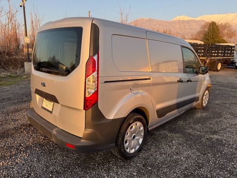 Used 2017 Ford Transit Connect XL FWD image 3